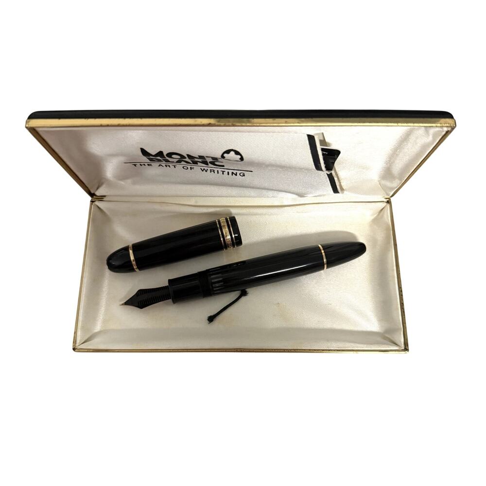 Mont Blanc 1989 Meisterstück Gold-Coated Fountain Pen in Black, Size M